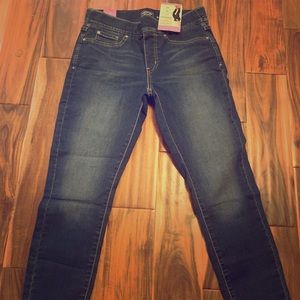 NWT Women’s Levi’s Pull On Skinny Jeans Sz 8